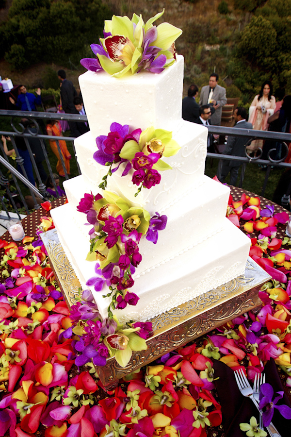 wedding cake - wedding photo by top Orange County, California wedding photographers D. Park Photography